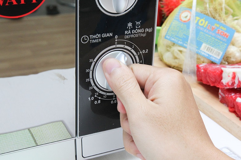 Lò vi sóng Sharp R-203VN-M 20 lít Lò vi sóng Sharp R-203VN-M 20 lít