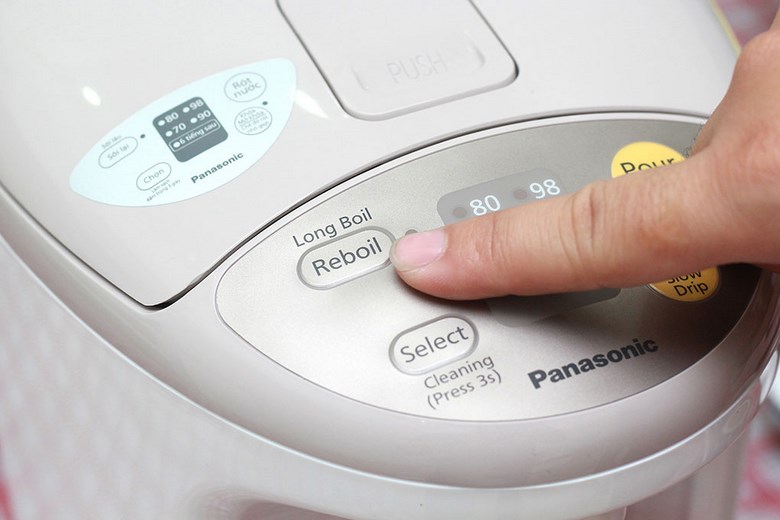 Nhấn nút này khi bạn muốn đun sôi lại Nhấn nút này khi bạn muốn đun sôi lại