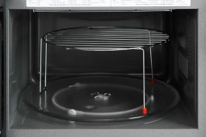 Lò vi sóng có nướng Panasonic NN-GT65JBYUE 31 lít