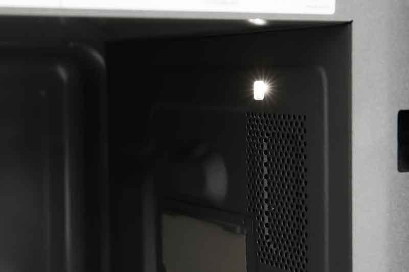 Khoang lò bền tốt - Lò vi sóng Panasonic NN-ST65JBYUE 32 lít Khoang lò bền tốt - Lò vi sóng Panasonic NN-ST65JBYUE 32 lít