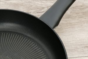 Chảo nhôm chống dính vân đá đáy từ 28 cm Tefal Ultimate G2680622