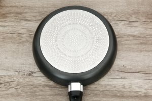 Chảo nhôm chống dính vân đá đáy từ 28 cm Tefal Ultimate G2680622