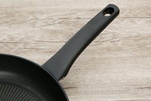 Chảo nhôm chống dính vân đá đáy từ 28 cm Tefal Ultimate G2680622