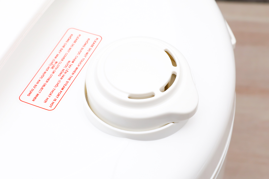 Nồi cơm nắp gài BlueStone 1.8 lít RCB-5525 Nồi cơm nắp gài BlueStone 1.8 lít RCB-5525