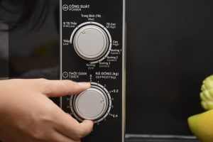 Lo Vi Song Co Nuong Sharp R G222vn S 20 Lit