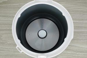 Nồi cơm nắp gài Panasonic 1 lít SR-MVN10LRAX