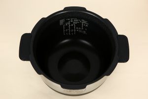 Nồi cơm áp suất cao tần Cuckoo 1.08 lít CRP-LHTR0609F/BKSIVNCV