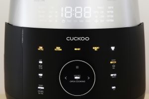 Nồi cơm áp suất cao tần Cuckoo 1.08 lít CRP-LHTR0609F/BKSIVNCV